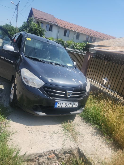 Vând dacia lodgy