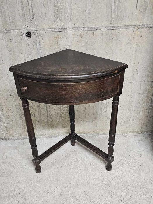 Конзола за ъгъл (материал орех)