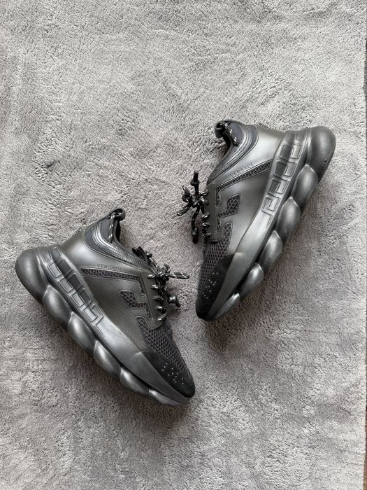 Versace chain reaction