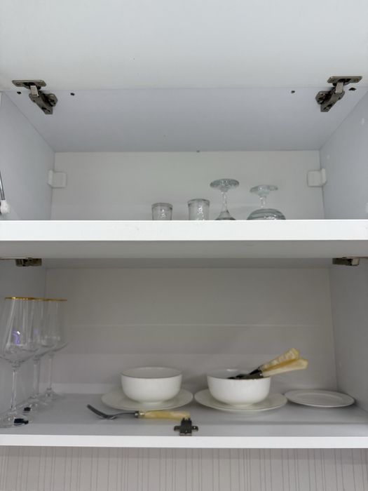 Dulap de bucatarie , 4 sertare cu soft close, vesela si hota electrica