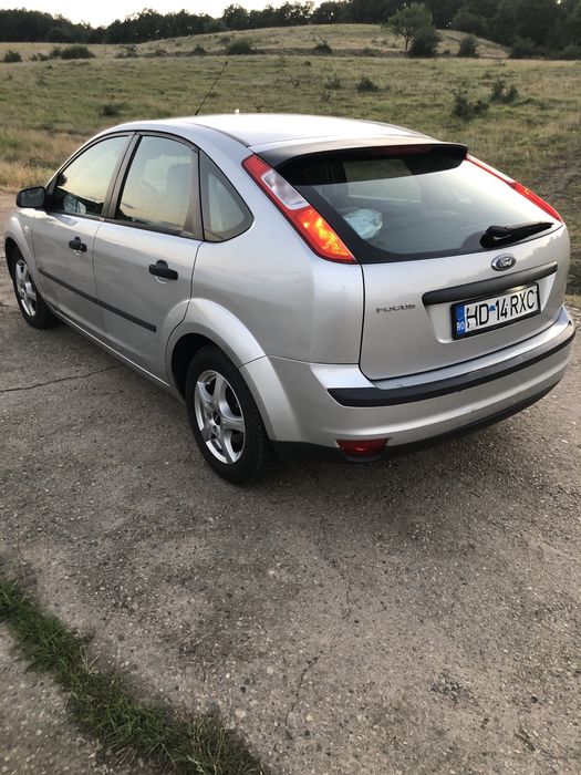 Ford focus 2 1.6 benzina