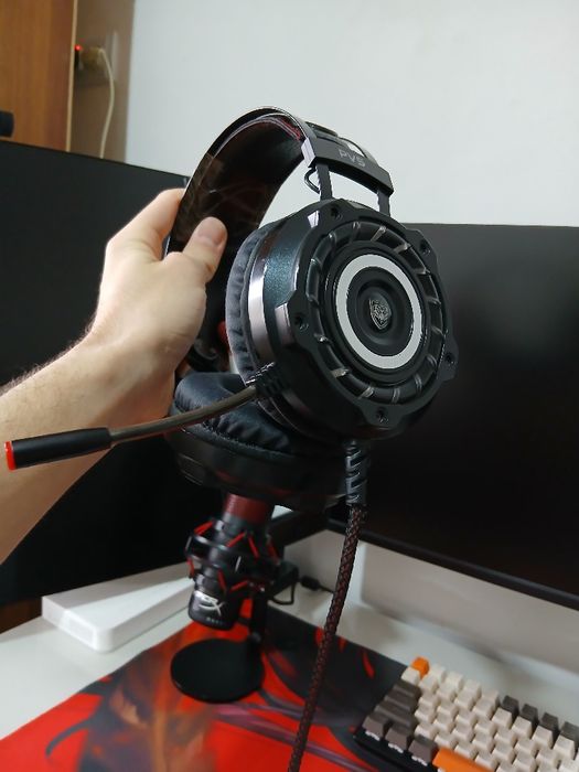 Компютер наушник