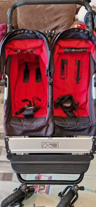 Количка за близнаци/ породени Mountain buggy duet