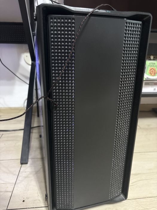 Vand pc gaming rtx 5060 , ryzen 5 9600x , 32 gb ram DDR5, SSD 1T