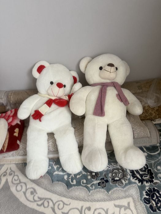 Мягкие игрушки,в хорошем состоянии,высота 1,10 м