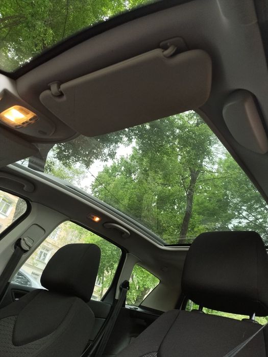 Vând sau schimb Peugeot