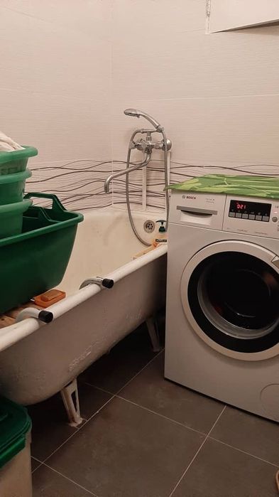 Продаётся квартира в классном месте. Ц-4, кирпич  3-2-4.