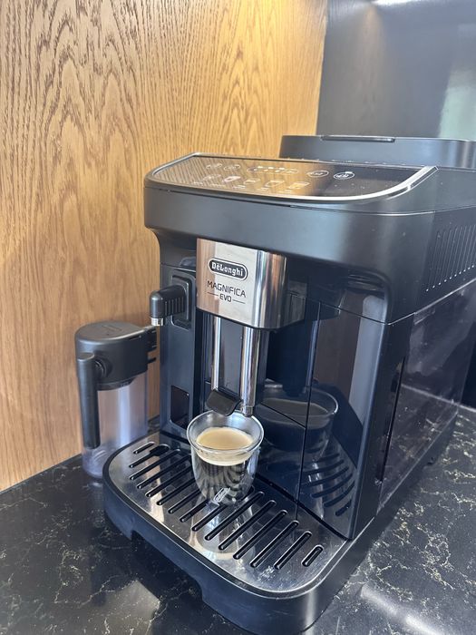 De’Longhi Magnifica Evo – автоматична кафемашина с LatteCrema
