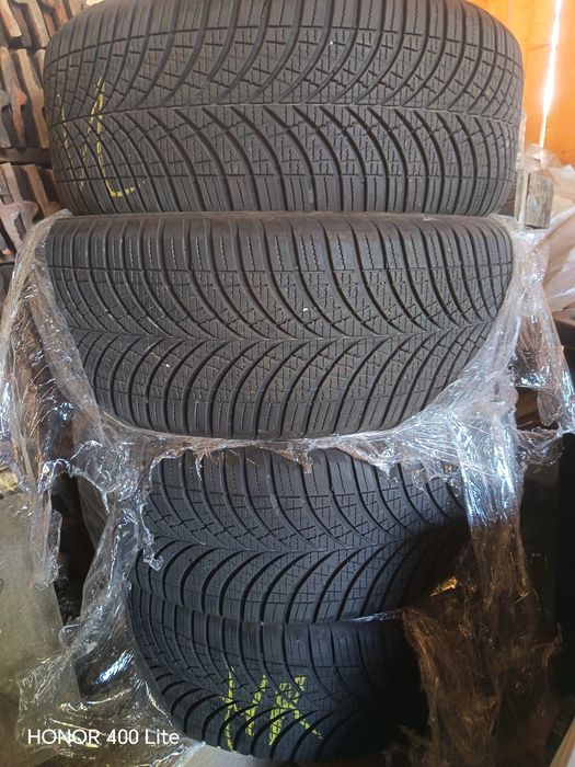 Vând anvelope 245/50r19