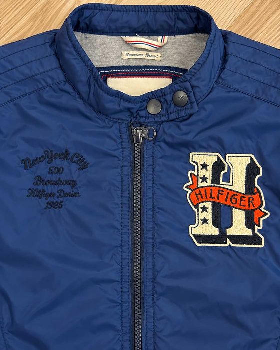 Geacă Tommy Hilfiger Denim damă bleumarin din nailon, cu broderii, Mărimea M