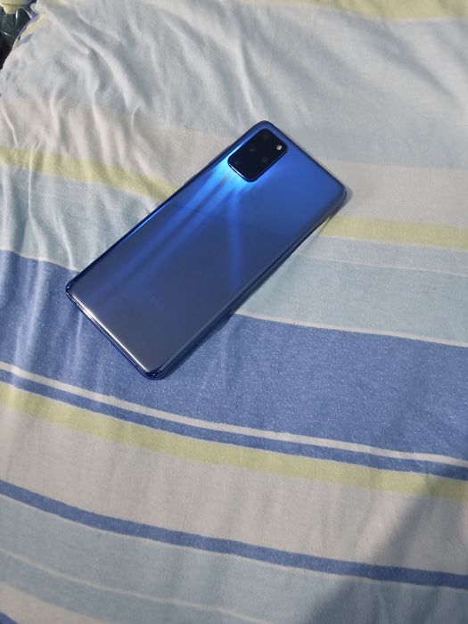 Vând Samsung S 20 plus/Blue.