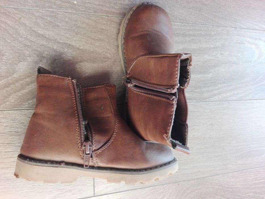 Bluezoo боти, Bisgaard