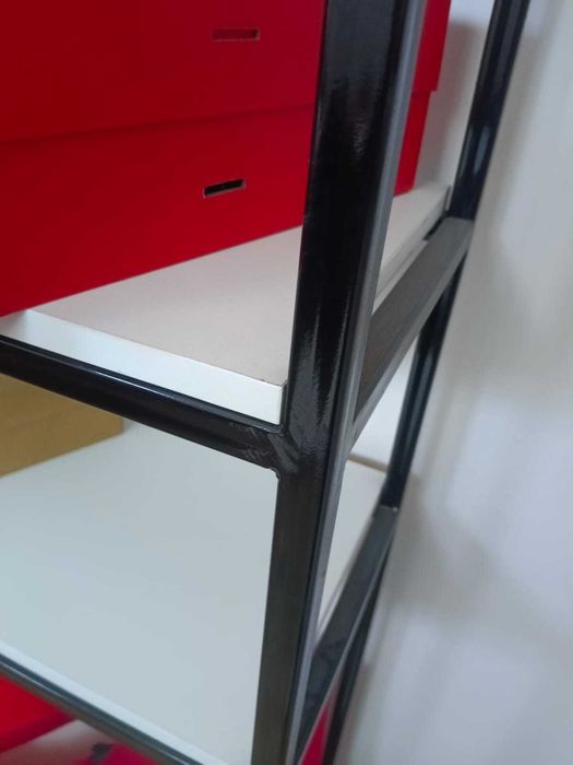 Стол для офиса, кресло, стеллаж