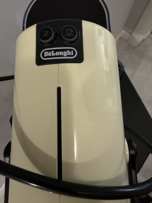 Кафемашина Nespresso Delonghi