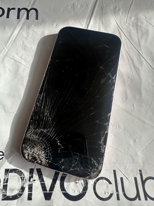 IPhone 15 за части
