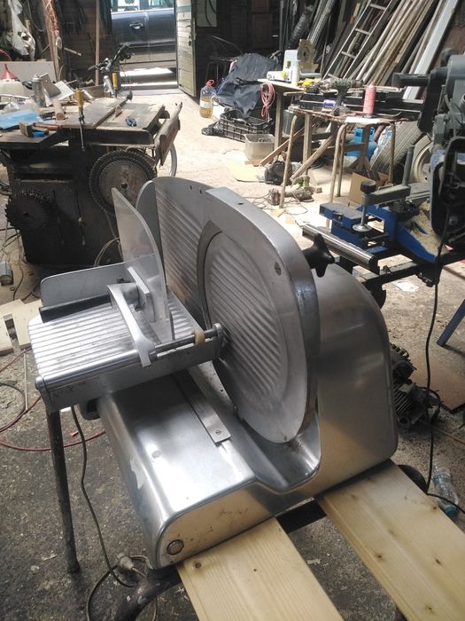 Колбасо резачка италиянска