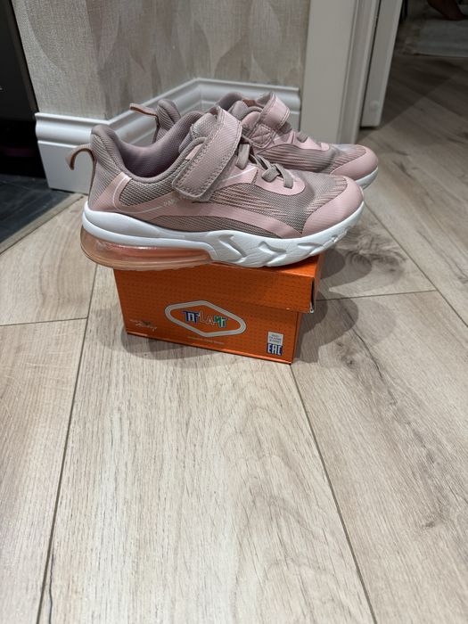 Кроссовки розовые и черные для девочки