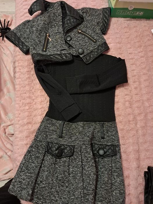 Детски дрехи за момиче 4- 5 години. осени в много добро състояниуе.