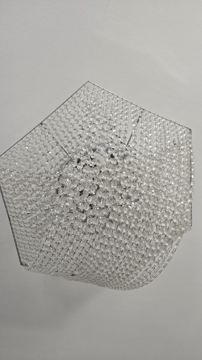 Продам люстры, бра