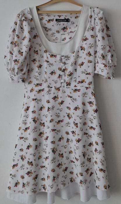 Каждая платья по 2000 тг