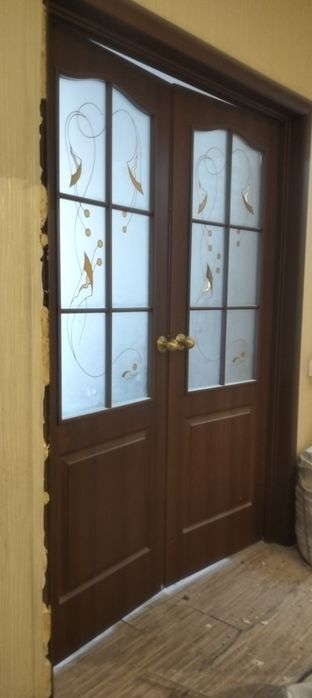 Продам межкомнатние двери