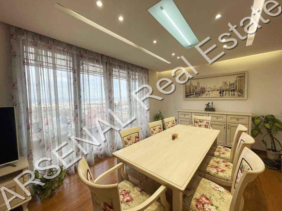 Дава се под наем Четиристаен апартамент в София, в.з. Киноцентъра - 170 кв.м за 1000 € - Снимка #2