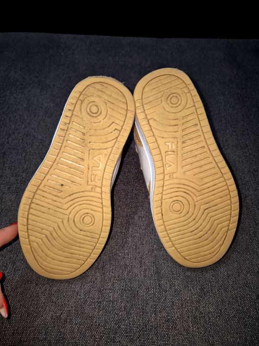 Vând ghetuțe fila baietel