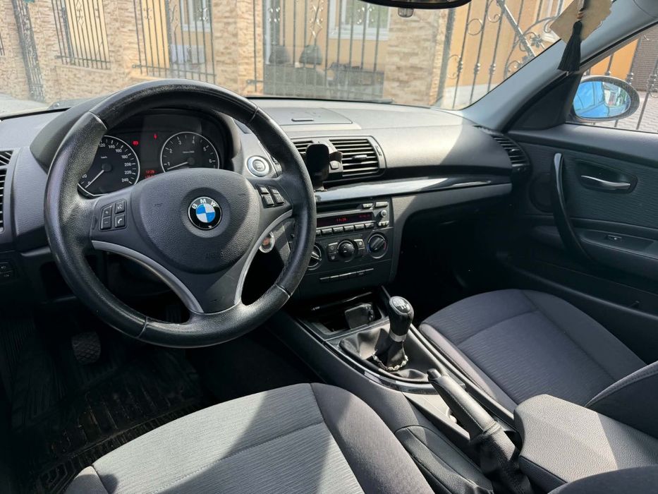 BMW 120i 2010 E5