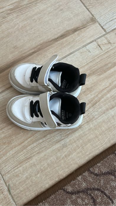 Продавам маратонки 21номер