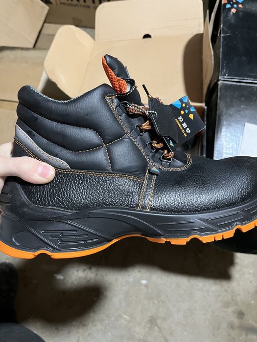 Робочий батинки