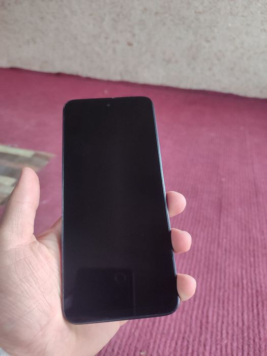 Redmi 13    128talik aybi yoq sotiladi kelishamz narxini yoki  iphone