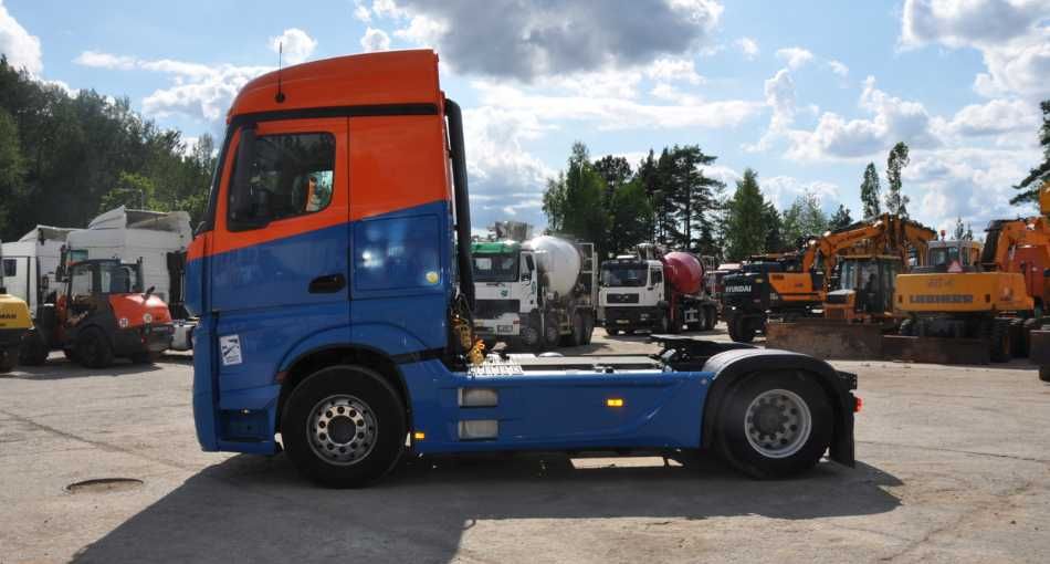 Dezmembrari camion Mercedes Actros MP2 MP3 4x2 cap tractor piese