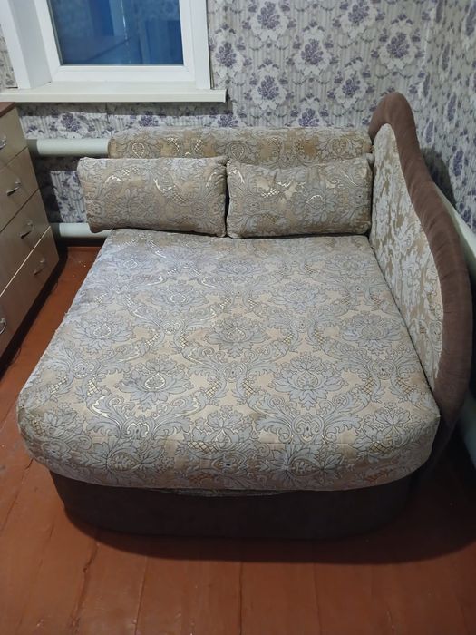 Продам шкаф телевизор тумбу диван