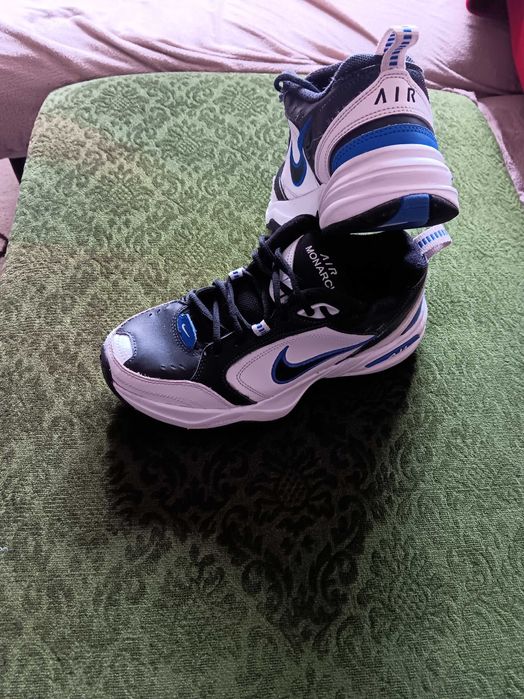 Продавам детски маратонки 39