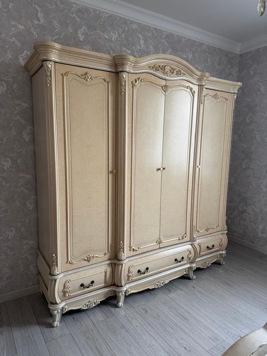 Спальный гарнитур Китай