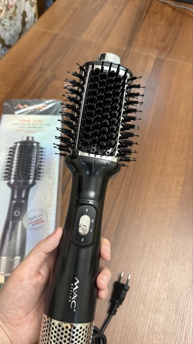 Фен MAC original 200 000- Dyson 100 000