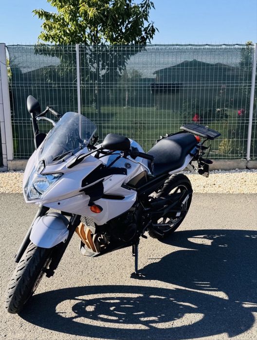 Vând Yamaha XJ 600 S Diversion Albă