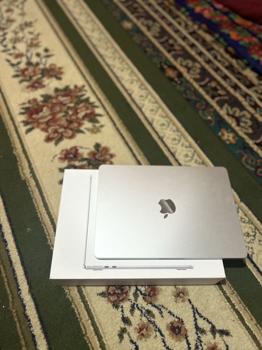 Mac air M3 8gb/256gb yomkosti 100% 30ta sikl 13.6 dyum silver