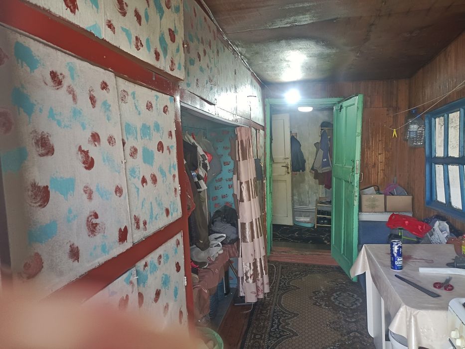 Продаю дом барачного типа. Район ЖБИ.
