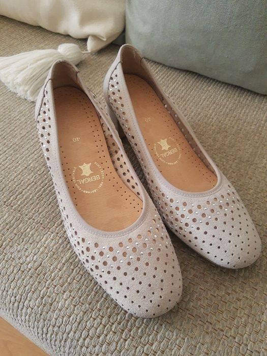 Pantofi Hispanitas NOI din piele întoarsă perforată