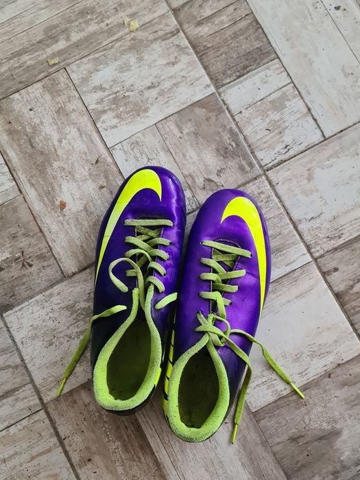 Vand ghete de fotbal Nike Mercurial