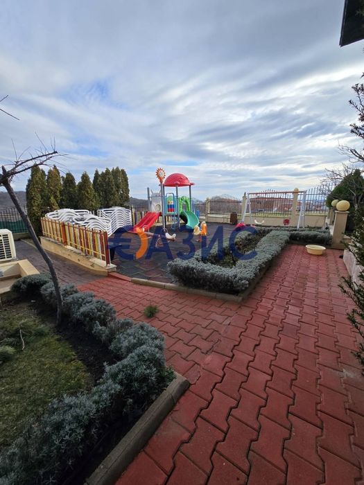 Къща с 2 спални в комплекс Свети Георги, 150 кв. м., Кошарица,