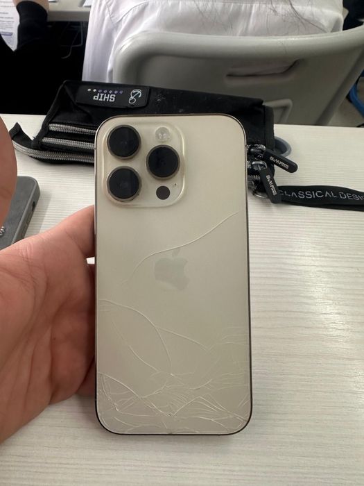 Продам айфон 14 про