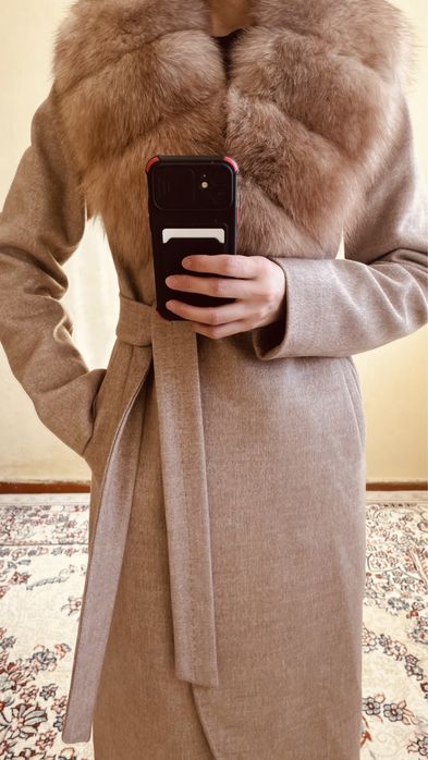 Пальто женское от бренда LORETA