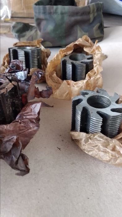 Продам фрезы и метчики