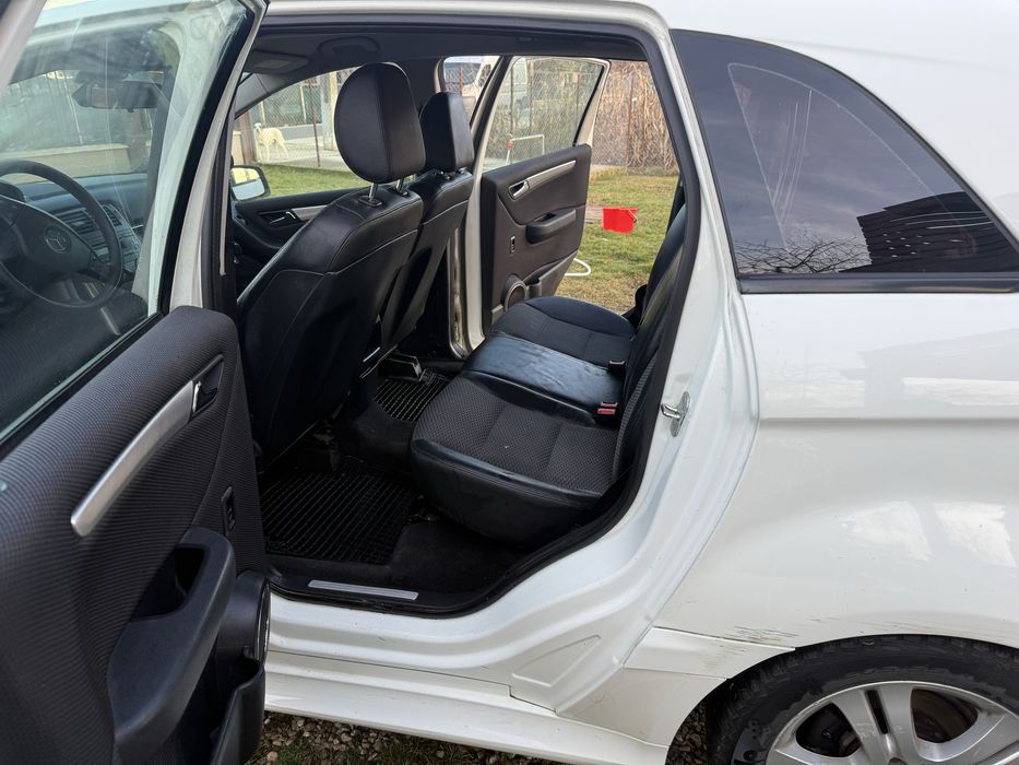 Mercedes B 180 2.0 D 2011