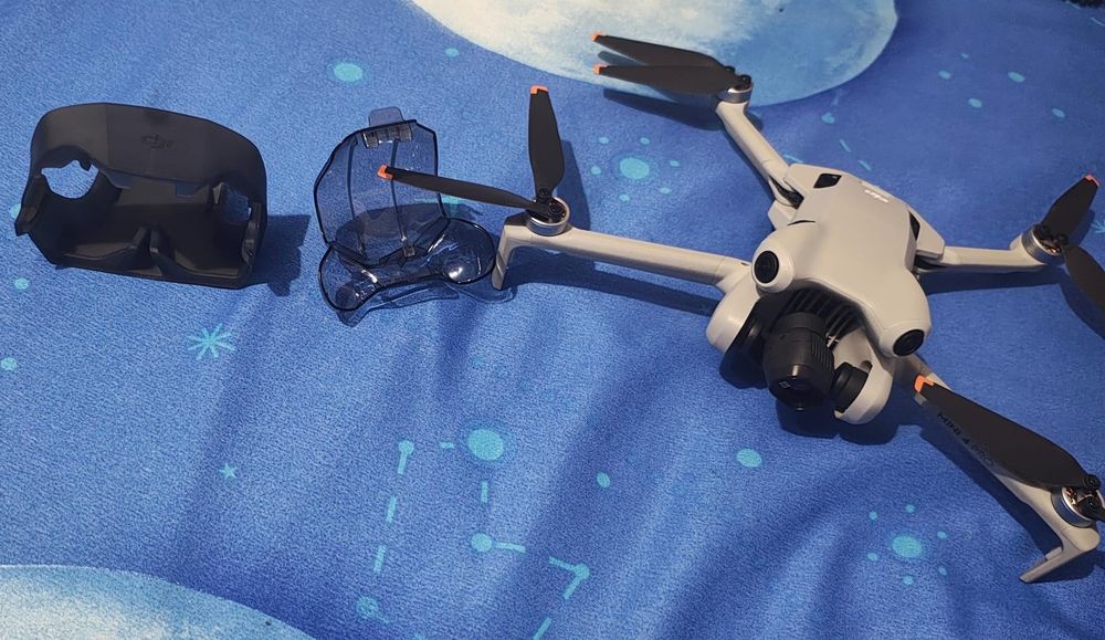 Vând Dronă DJI mini 4 pro , nou nouță