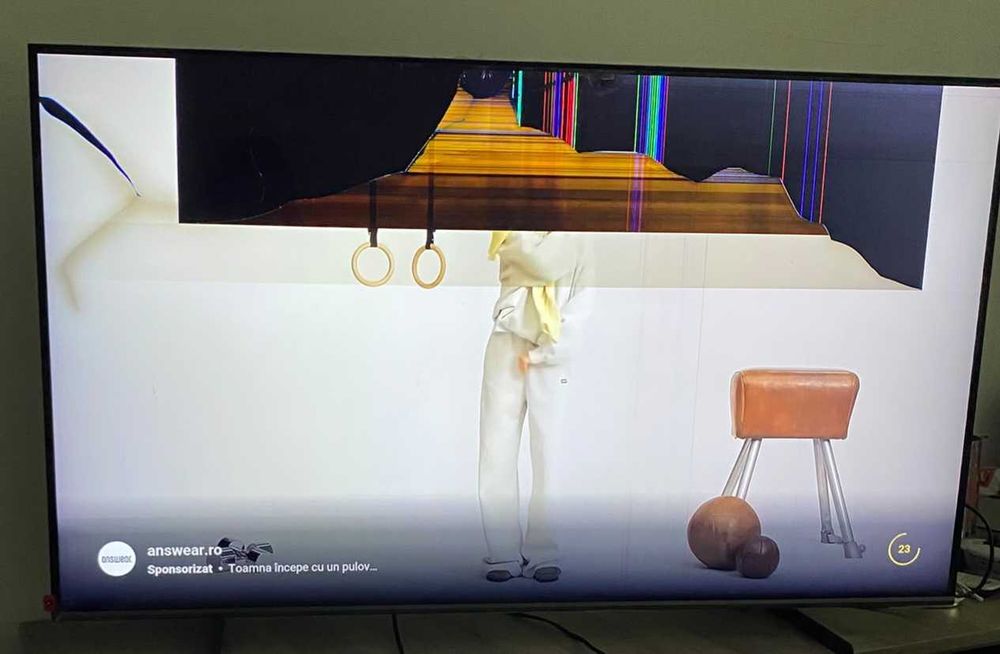 Vând tv samsung q-led diagonala 127 ..display defect