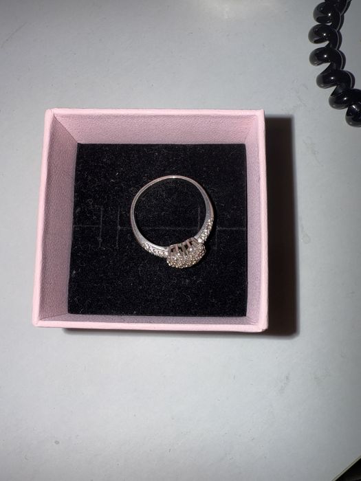 Серебряное кольцо 925 пробы с камнями