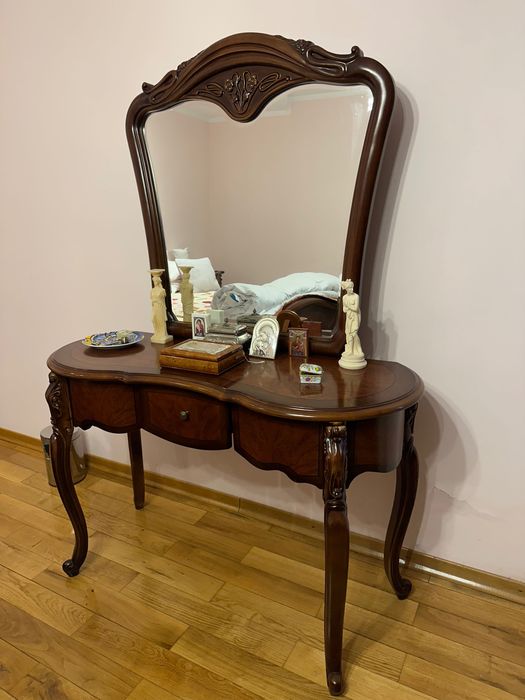 OFERTA Mobilier dormitor clasic lemn 9000 ron